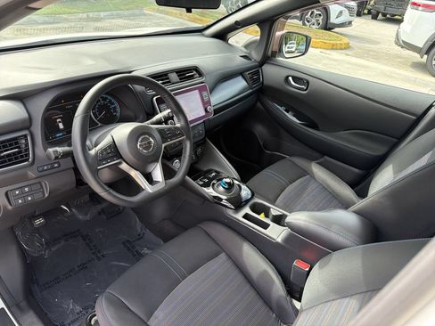 Used 2022 Nissan Leaf SV FWD image 15