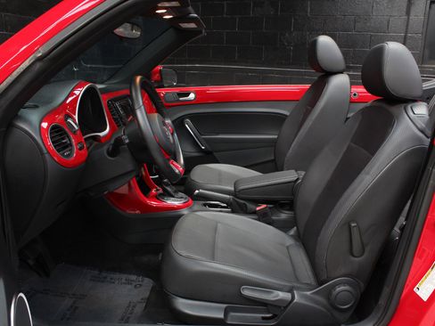 Used 2018 Volkswagen Beetle 2.0T S image 40