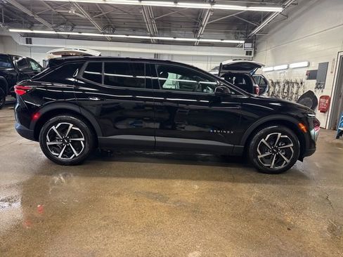 New 2026 Chevrolet Equinox EV LT image 7