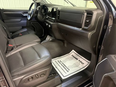 Used 2025 GMC Sierra 1500 SLT AWD/4WD image 31
