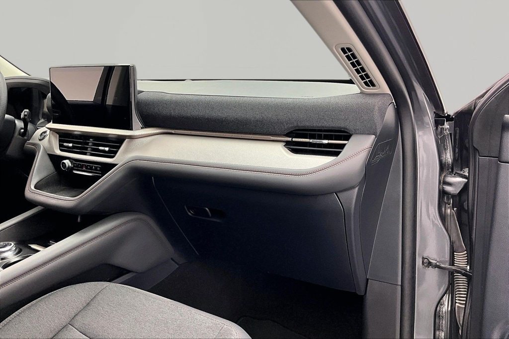 Certified 2025 Ford Explorer Active AWD/4WD image 17