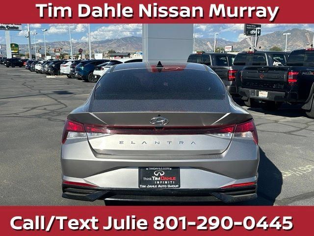 Used 2022 Hyundai Elantra SEL w/ Preferred Accessory Package FWD image 10