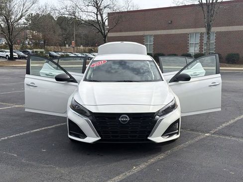 Used 2024 Nissan Altima 2.5 SV image 9