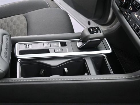 Used 2025 Nissan Pathfinder SV image 37