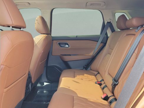 New 2026 Nissan Rogue Platinum image 8