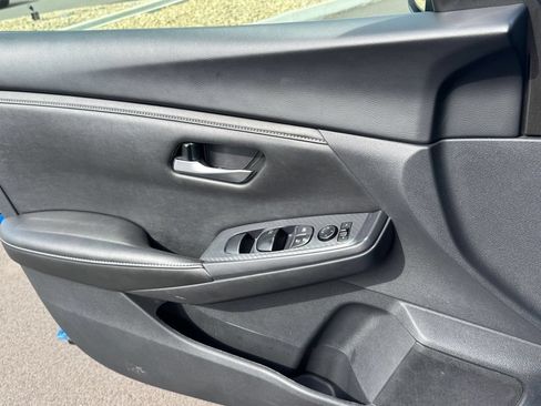 Used 2024 Nissan Sentra SV FWD image 17