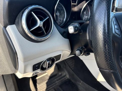 Used 2017 Mercedes-Benz GLA 250 4MATIC image 18