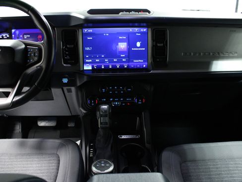 Used 2022 Ford Bronco Outer Banks image 18