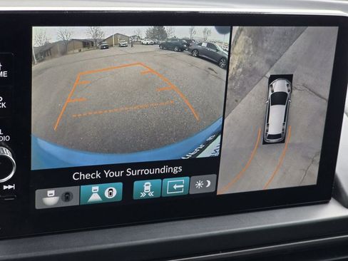 Certified 2025 Honda Pilot TrailSport image 8