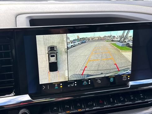 Used 2023 Chevrolet Silverado 1500 ZR2 w/ Technology Package image 18