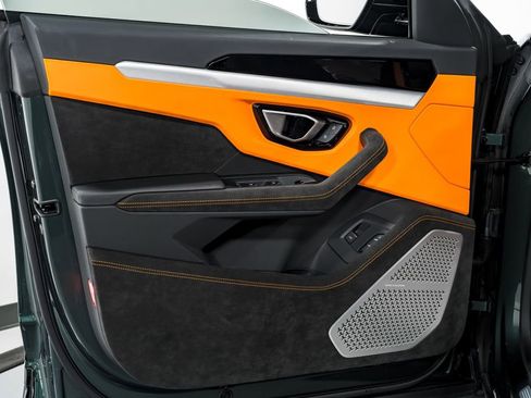 Used 2023 Lamborghini Urus S AWD/4WD image 9