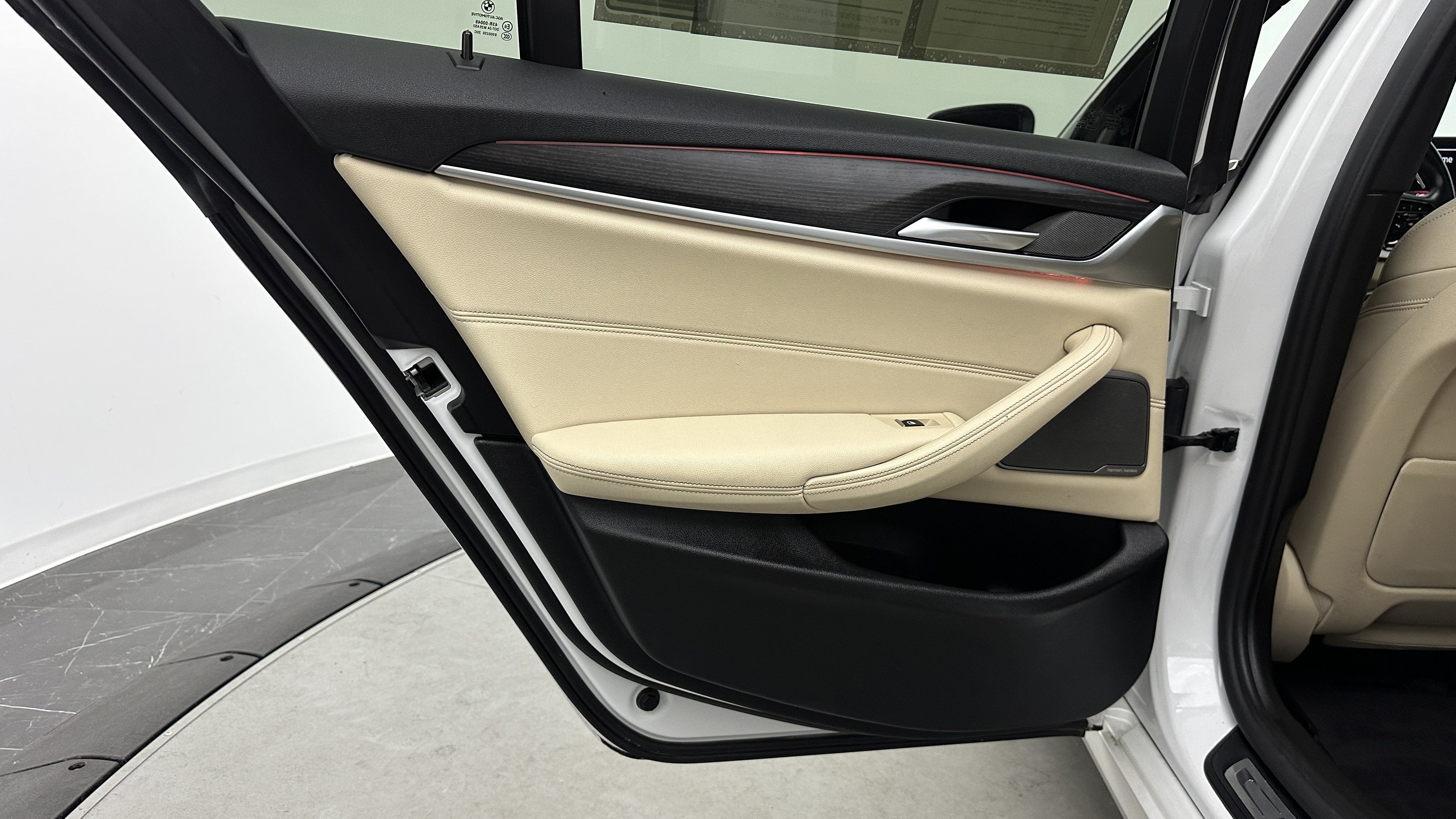 Used 2022 BMW 530i RWD image 30