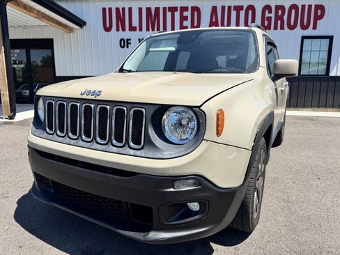 Used 2015 Jeep Renegade Latitude w/ Popular Equipment Group FWD image 3