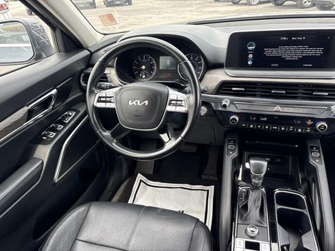 Used 2022 Kia Telluride EX w/ EX Premium Package FWD image 14