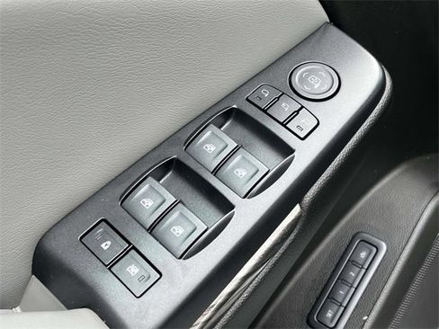 Used 2019 Chevrolet Tahoe LT image 19