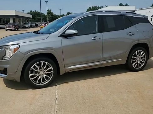 Used 2023 GMC Terrain Denali image 5