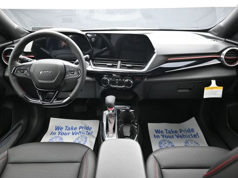 New 2026 Chevrolet Trax RS w/ Sunroof Package FWD image 21
