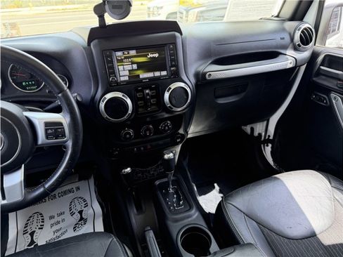 Used 2015 Jeep Wrangler Unlimited Sport AWD/4WD image 37