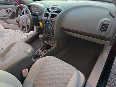 Used 2005 Chevrolet Malibu LS image 23