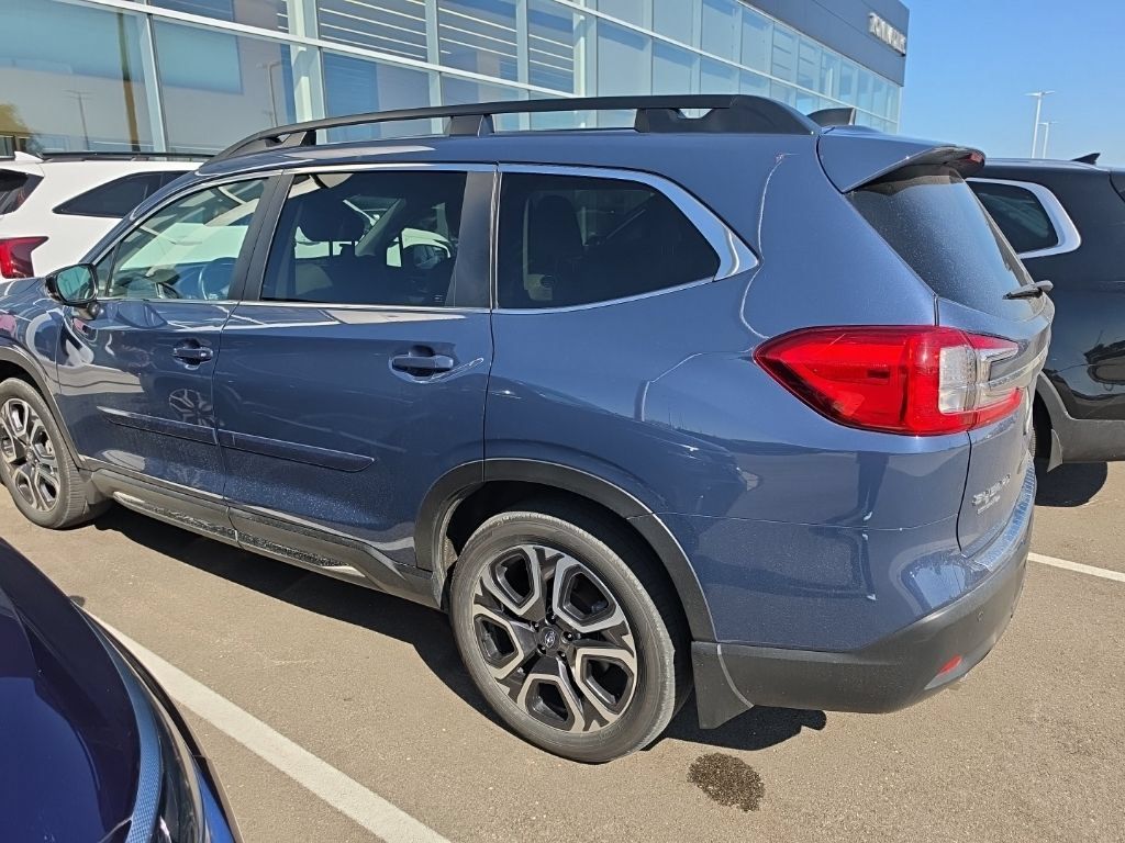 Used 2024 Subaru Ascent Limited AWD/4WD image 2