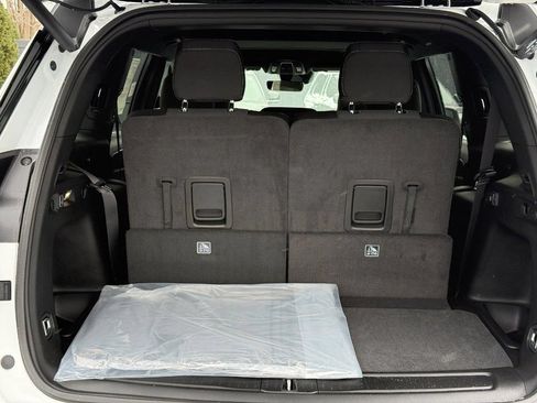 New 2025 Jeep Grand Cherokee L Laredo w/ Luxury Tech Group I AWD/4WD image 8