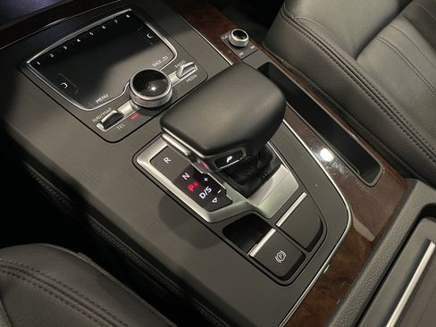 Used 2019 Audi Q5 2.0T Premium Plus w/ Premium Plus Package AWD/4WD image 18