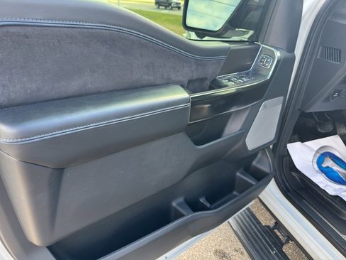 Used 2024 Ford F150 Platinum w/ FX4 Off-Road Package image 18