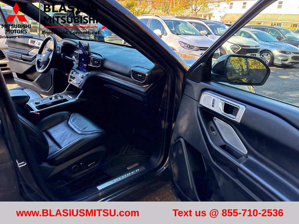 Used 2020 Ford Explorer Platinum w/ Premium Technology Package AWD/4WD image 40