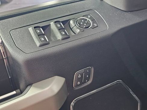 Used 2018 Ford F150 Lariat w/ Equipment Group 502A Luxury AWD/4WD image 18