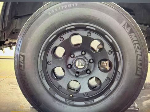 Used 2018 Ford F150 XLT image 9