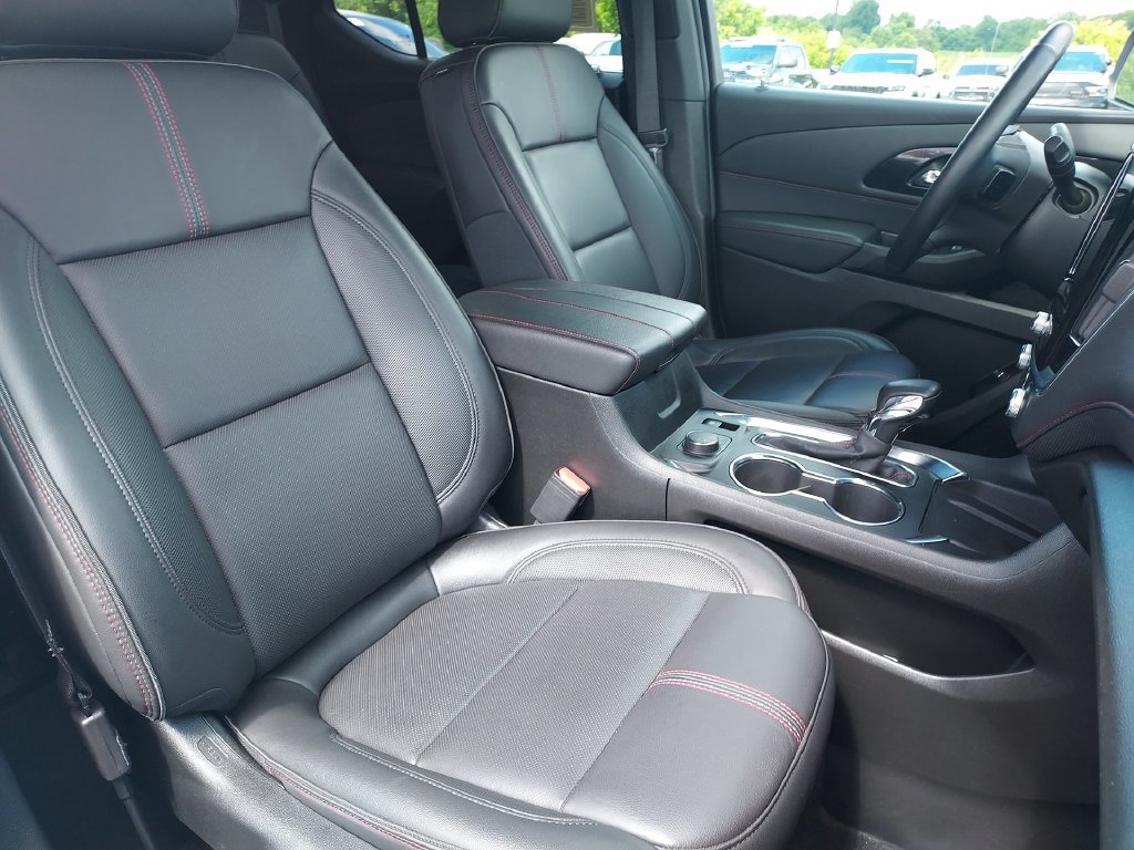 Used 2023 Chevrolet Traverse RS AWD/4WD image 34