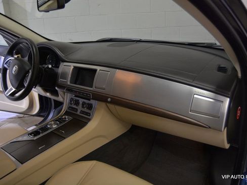 Used 2012 Jaguar XF image 12