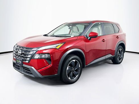 Used 2025 Nissan Rogue SV AWD/4WD image 3
