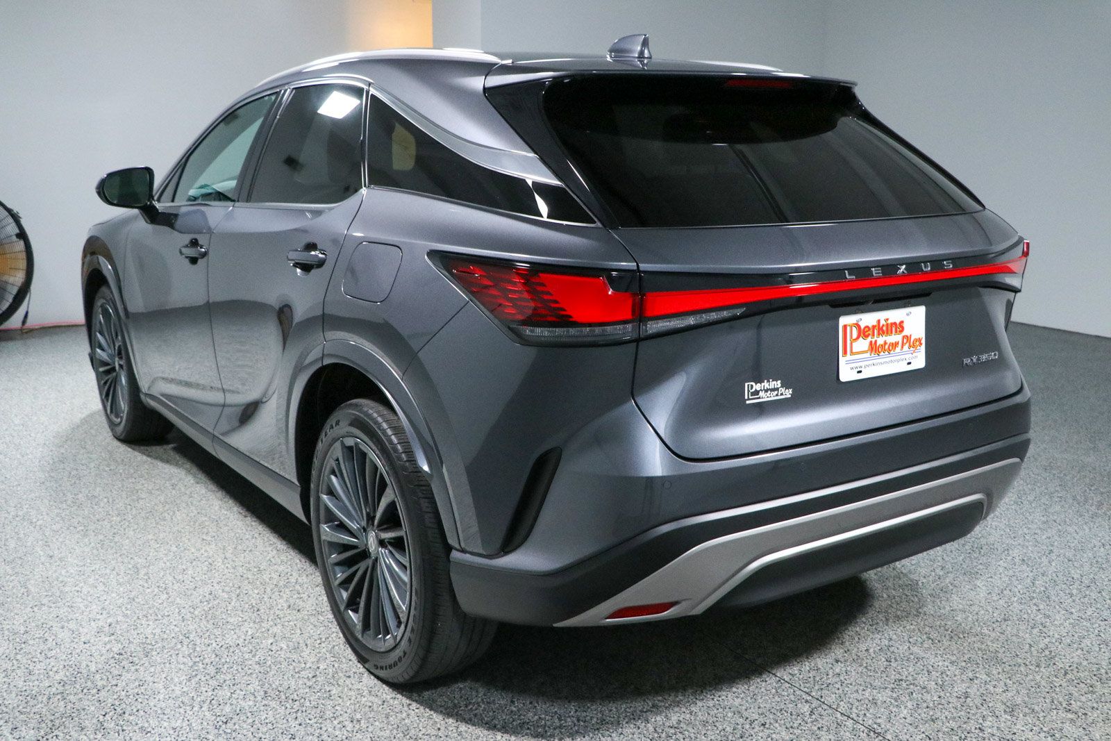 Used 2025 Lexus RX 350 Premium w/ Convenience Package FWD image 9
