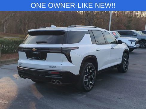 Used 2025 Chevrolet Traverse High Country image 5