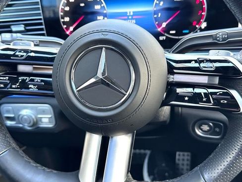Used 2025 Mercedes-Benz GLS 450 4MATIC image 12