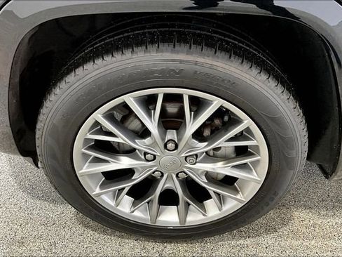 Used 2023 Jeep Grand Cherokee Summit w/ Luxury Tech Group V image 36