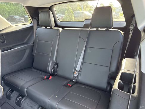 Used 2020 Chevrolet Traverse RS FWD image 12