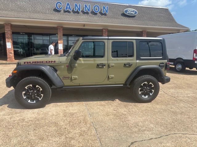 Used 2025 Jeep Wrangler Unlimited Rubicon AWD/4WD image 2