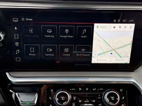 Used 2024 GMC Sierra 3500 Denali Ultimate image 29