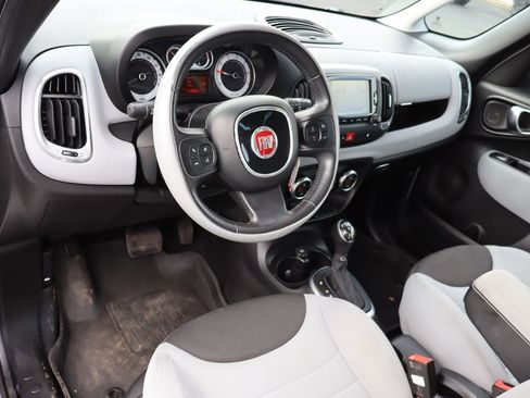 Used 2014 FIAT 500L Easy w/ Popular Equipment Group FWD image 5