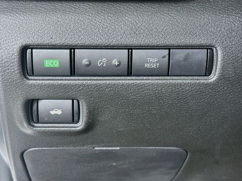 Used 2023 Nissan Sentra SV w/ All-Weather Package FWD image 17