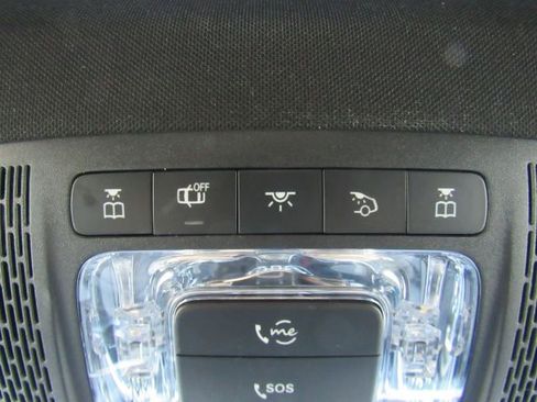 Used 2022 Mercedes-Benz GLB 250 w/ Premium Package Lite image 59