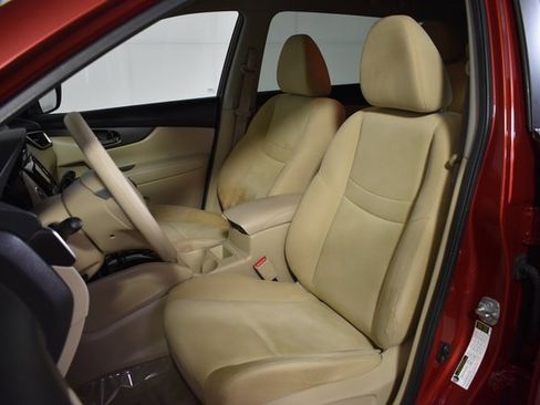 Used 2015 Nissan Rogue SV image 9