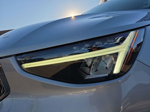 Certified 2023 Volvo XC40 B5 Plus w/ Driver Assist Package image 34