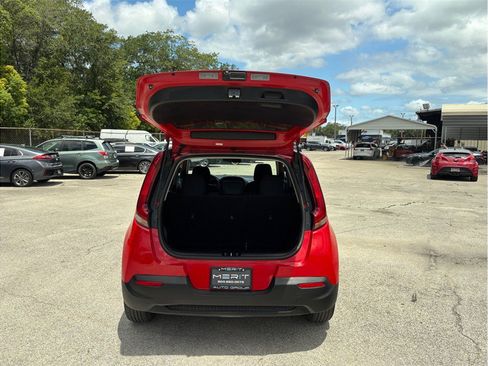 Used 2020 Kia Soul LX FWD image 33