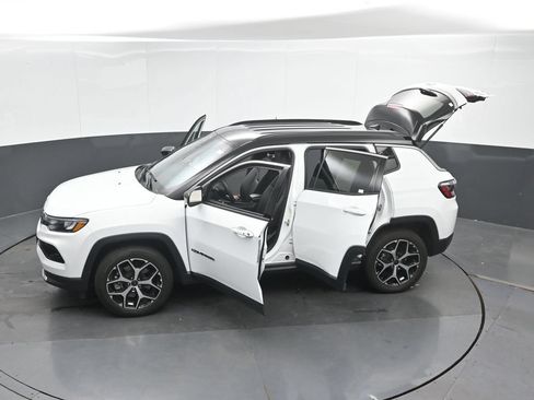 Used 2025 Jeep Compass Limited AWD/4WD image 51