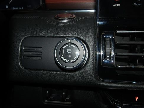 Used 2024 Lincoln Navigator Reserve AWD/4WD image 17