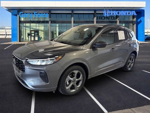 Used 2023 Ford Escape ST-Line w/ Tech Pack #1 AWD/4WD image 4