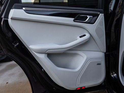 Certified 2026 Porsche Macan S AWD/4WD image 30